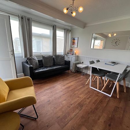 Beachcomber, Sunbeach, Scratby - Two Bed Chalet, Sleeps 4, Free Wi-Fi, Free Club Passes, Free Swimming And Pet Friendly Esterno foto